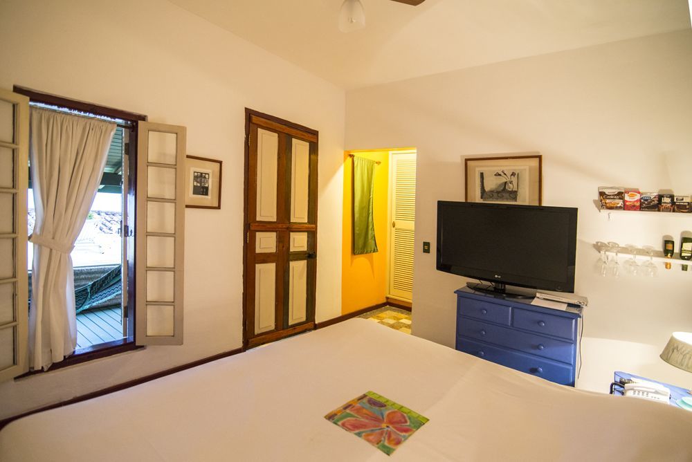 Hotel Pousada Maison Joly Ilhabela Exterior photo